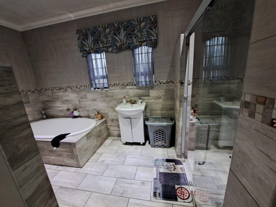 5 Bedroom Property for Sale in Sasolburg Ext 23 Free State